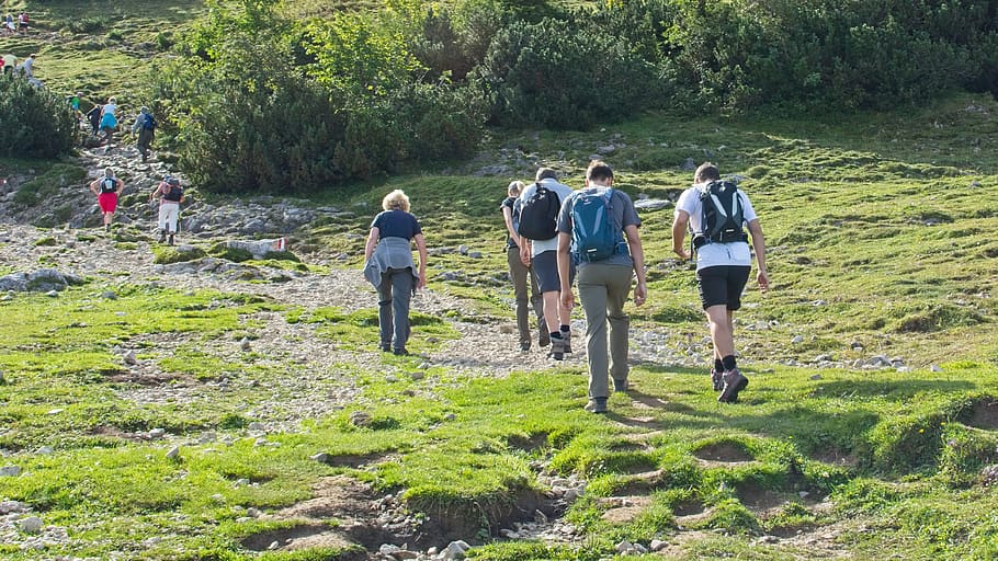 hiking-group